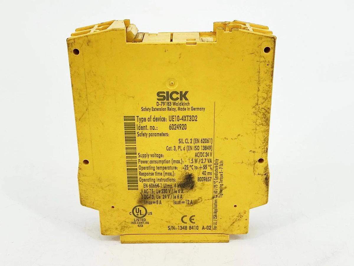 Used Sick UE10-4XT3D2 Safety Extension Relay 1.5W 2.7VA2 24V