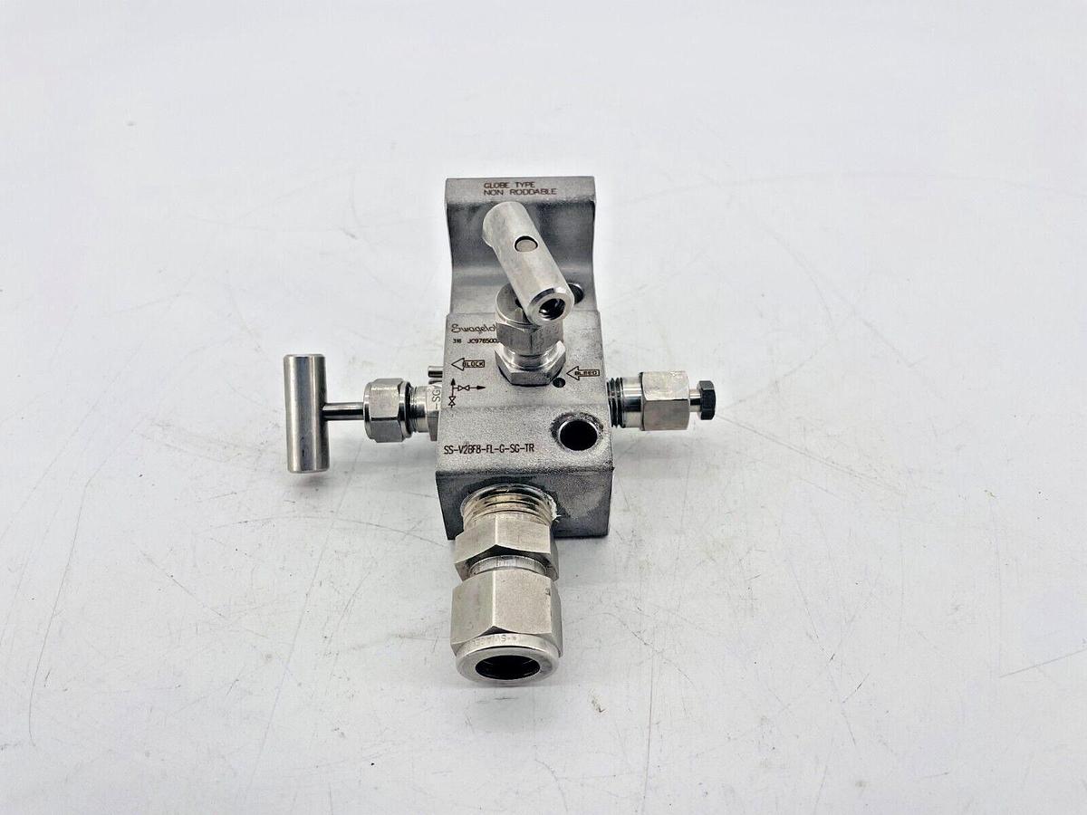 Used Swagelok SS-V2BF8-FL-G-SG-TR Instrument Manifold .125in