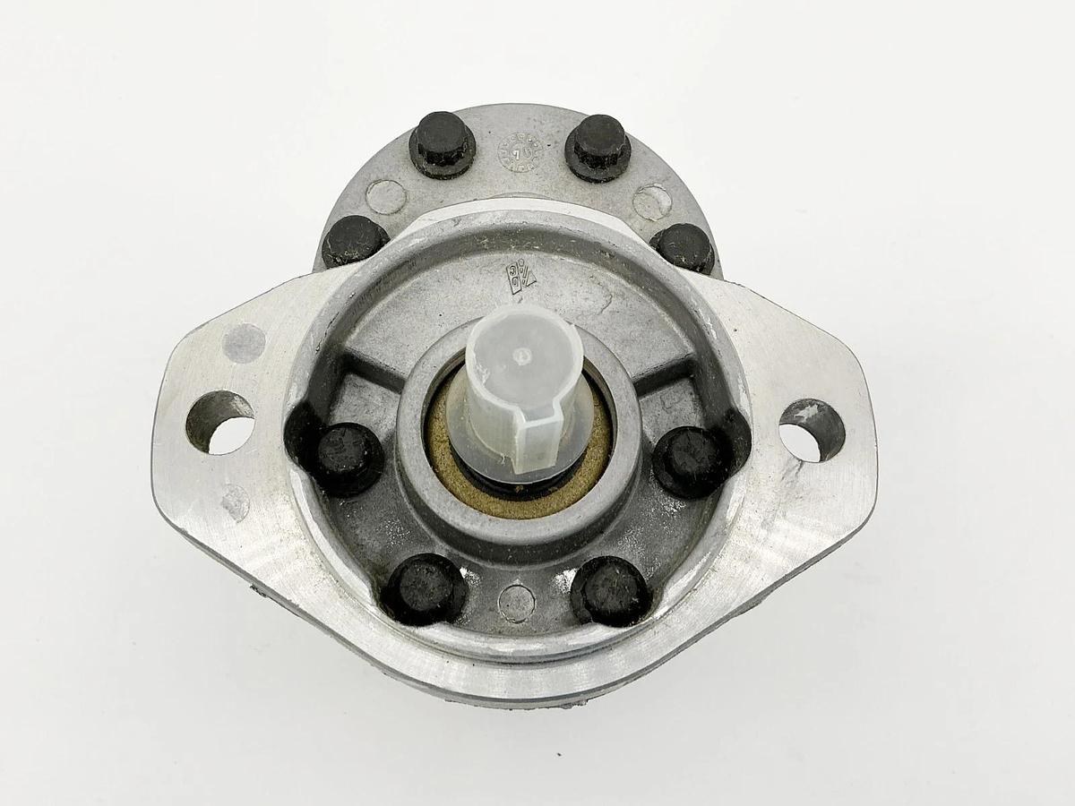 New Eaton 26009-RZG Gear Pump H050203DM