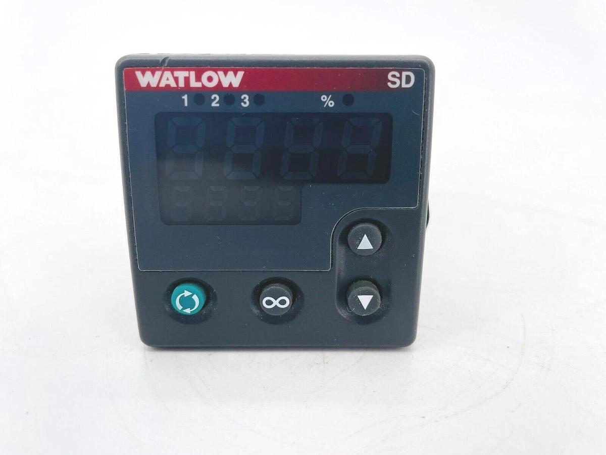 Used Watlow SD6C-HCJF-AARG Controller 100-240V 1/16DIN