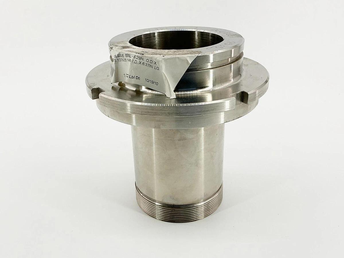 New 2006039 Threaded Sleeve Seal 6.25"OD X 3.13IN/3.14" ID X 6.37" LG 801201C-1