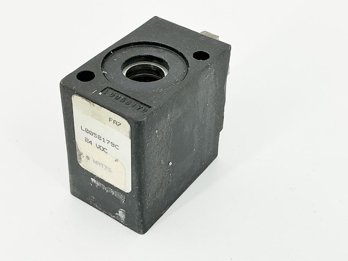 New Parker L0058179C Solenoid Coil 24VDC - No Box