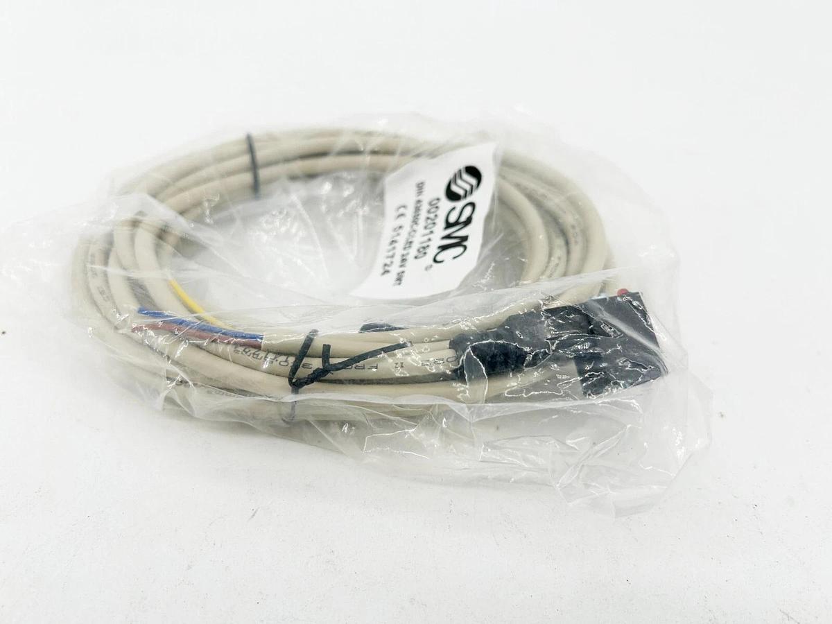 New SMC 00201180 Cordset 43650C-C/LED 24V 5MT