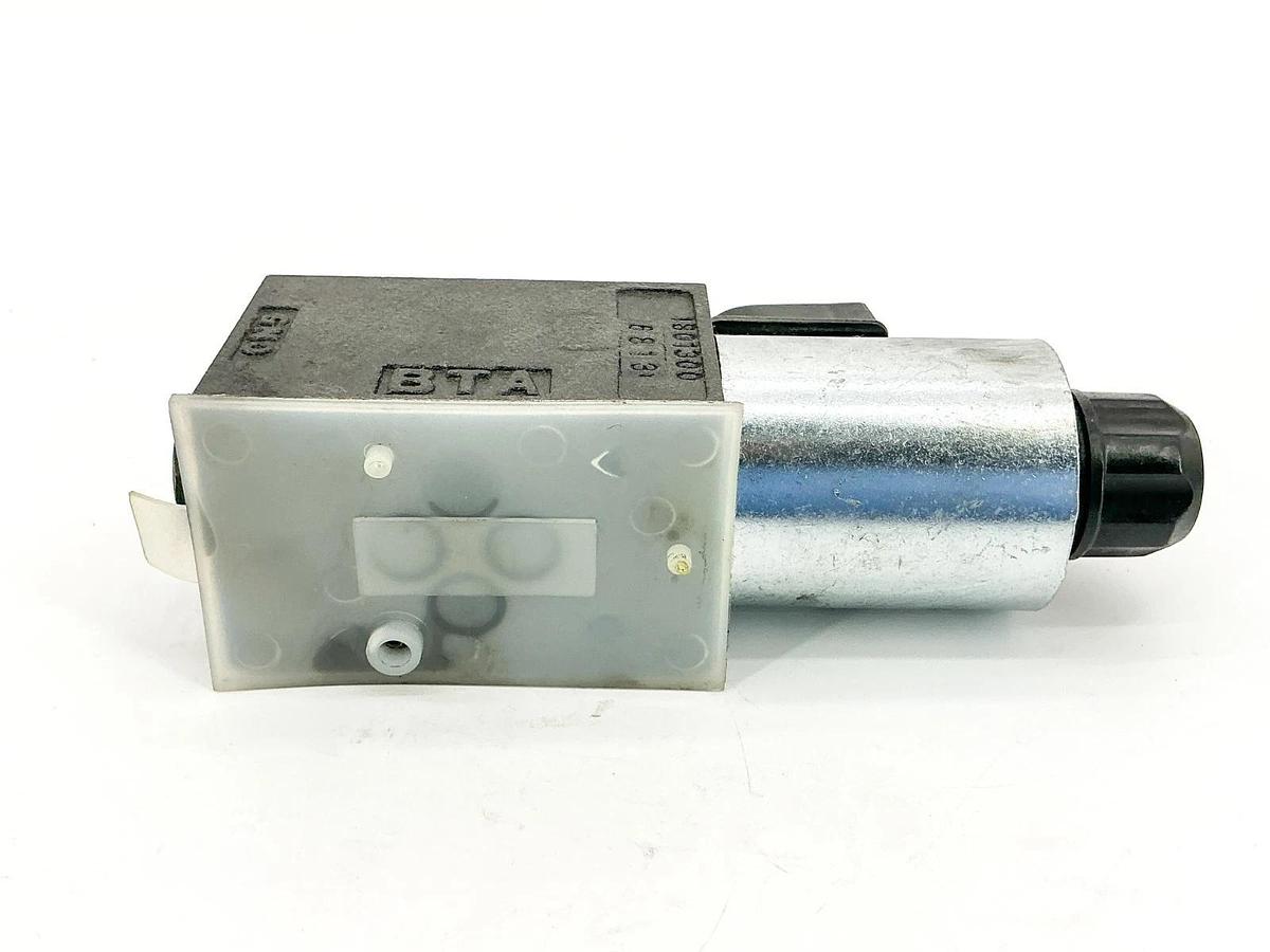 New Parker D1VW020BNJW4 91 Hydraulic Control Valve 4000PSI 24VDC 1.39A