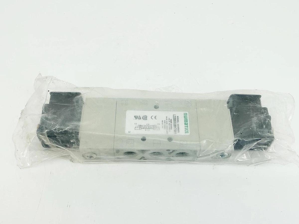 New Numatics L22BB552B017G61 Solenoid Valve 120PSIG 24VDC 1.4W