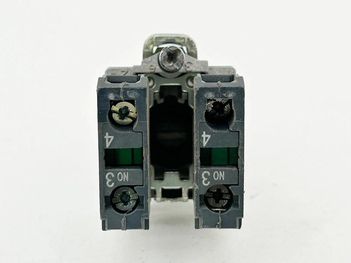 Used Allen Bradley 800FM-JR2MX20 Pushbutton 22MM Toggle Switch 2 Position Momentary