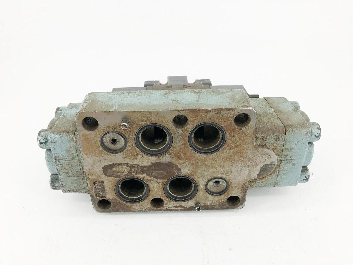 Used Nachi DSS-G06-C5-R-C115-E12 Pilot Operated Directional Control Valve 770