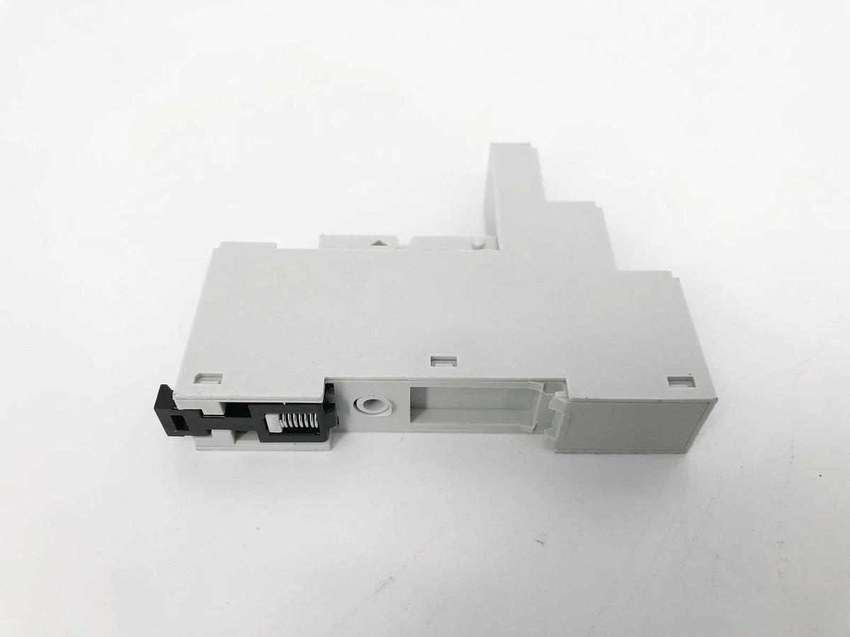 Lot of 2 New Allen Bradley 700-HN123 Relay Sockets 8-Pin 10A 250VAC - No Box