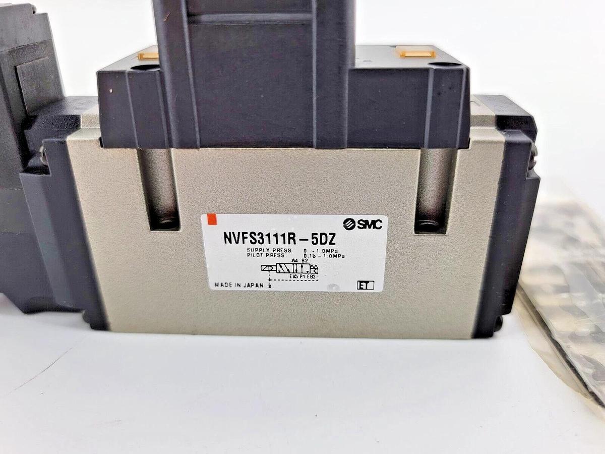 New SMC NVFS3111R-5DZ Solenoid Pilot Valve 21-26VDC, 0.15-1MPa Supply Press.