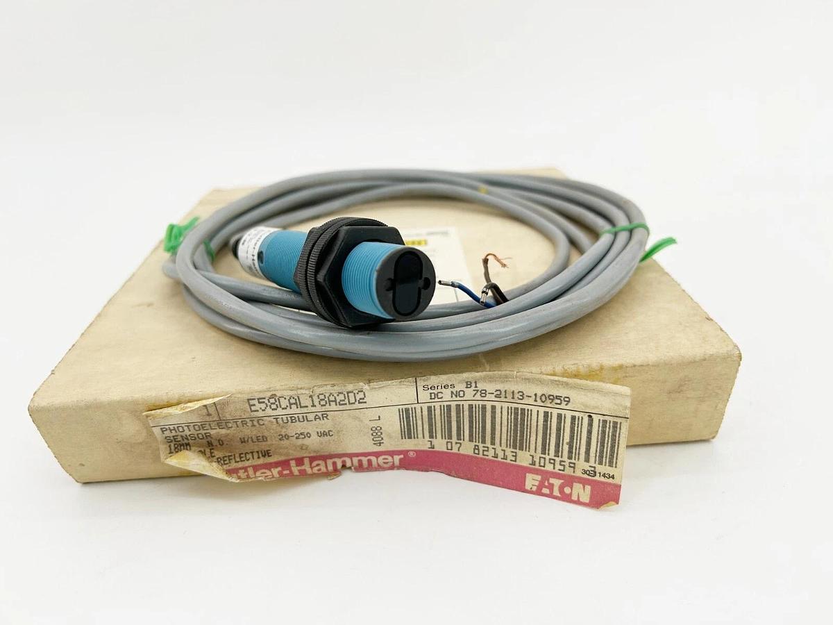 New Cutler Hammer E58CAL18A2D2 Photoelectric Sensor 18MM 20-264VAC 15/30VDC