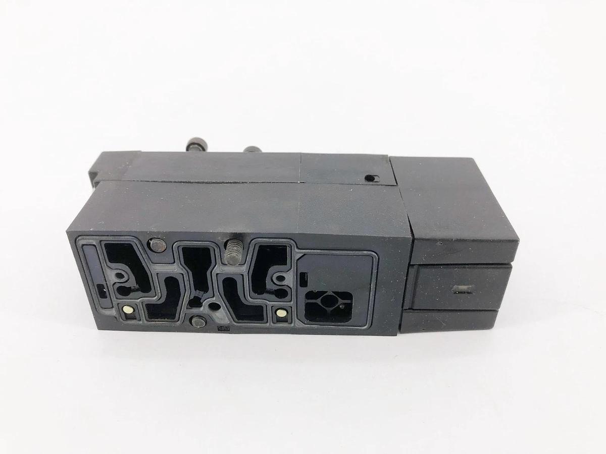 New Parker F31VXBH023A Valve 120V 60Hz 150psi Max