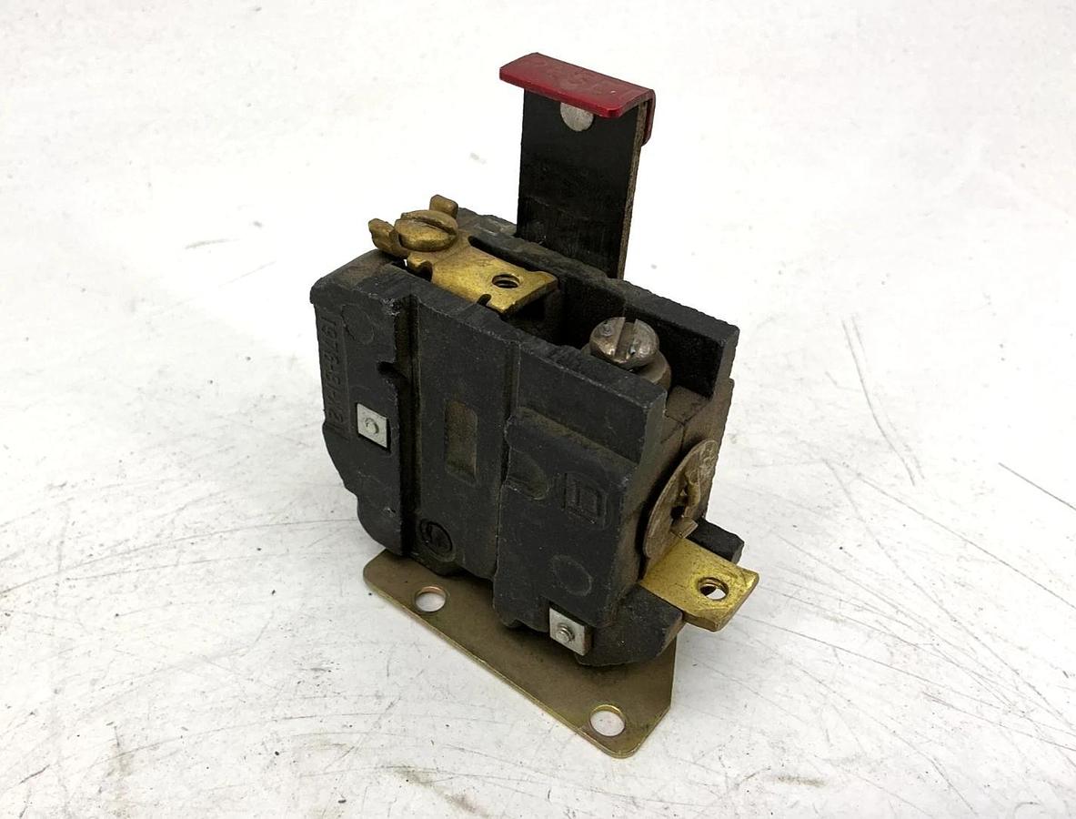 Used Square D 1976-B1-X2 Overload Relay Power: 600VAC Control: 600VAC/250VDC