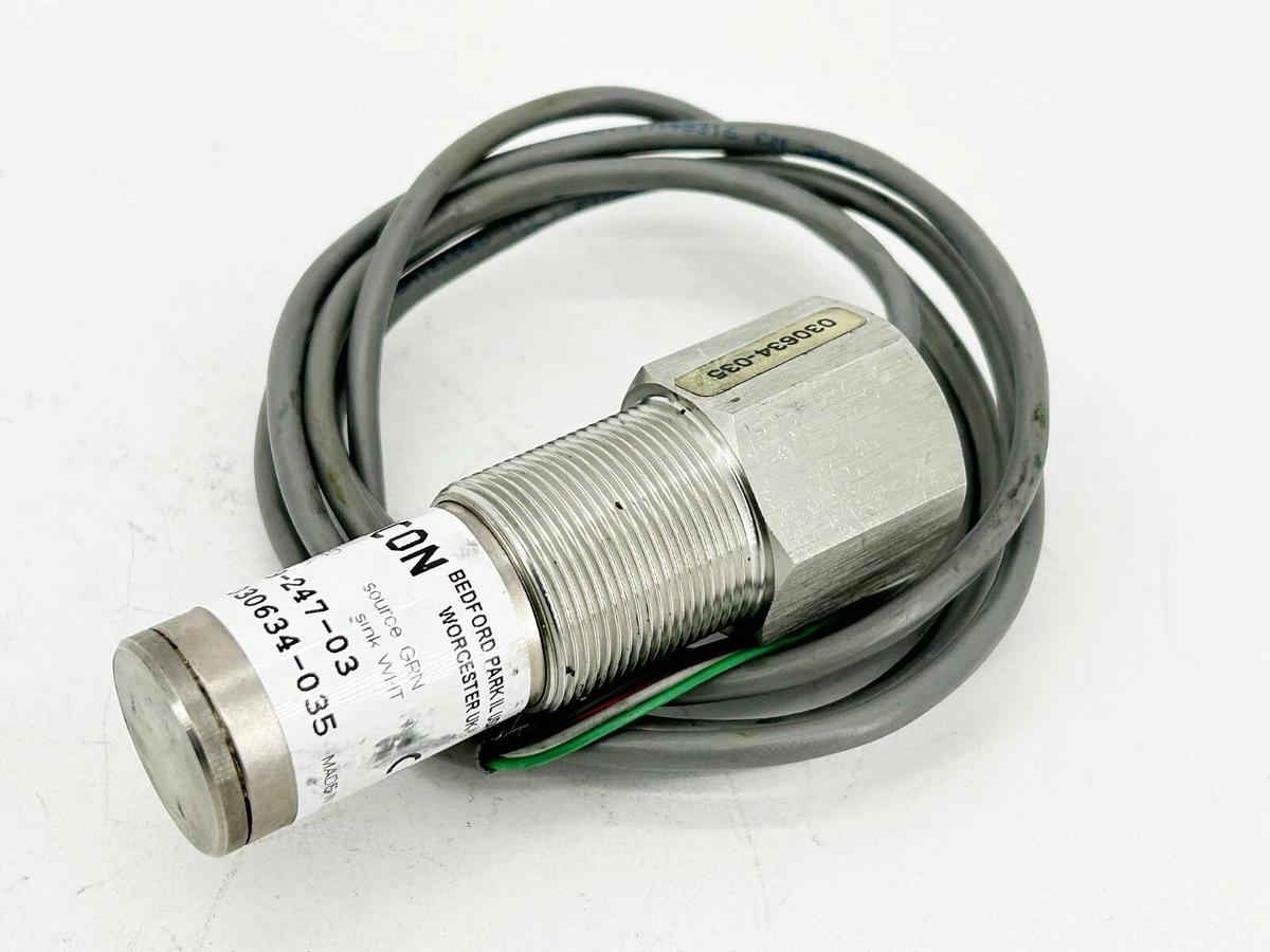 Sencon 9-247-03 Proximity Switch Short Can Sensor Non-Ferrous W/Box