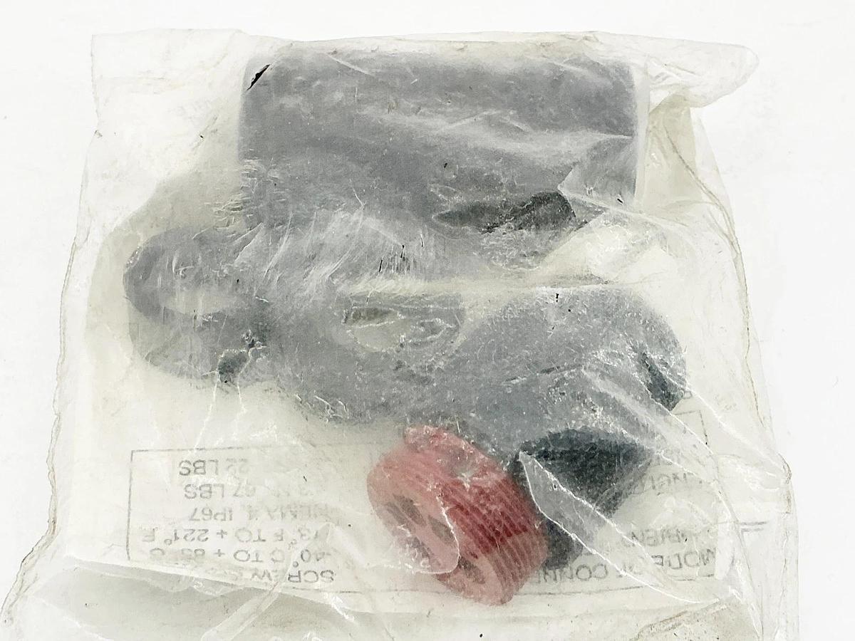 New Allen Bradley 871A-TS5-NM3 Quick Disconnect Chamber Terminal 5Pin Ser.A