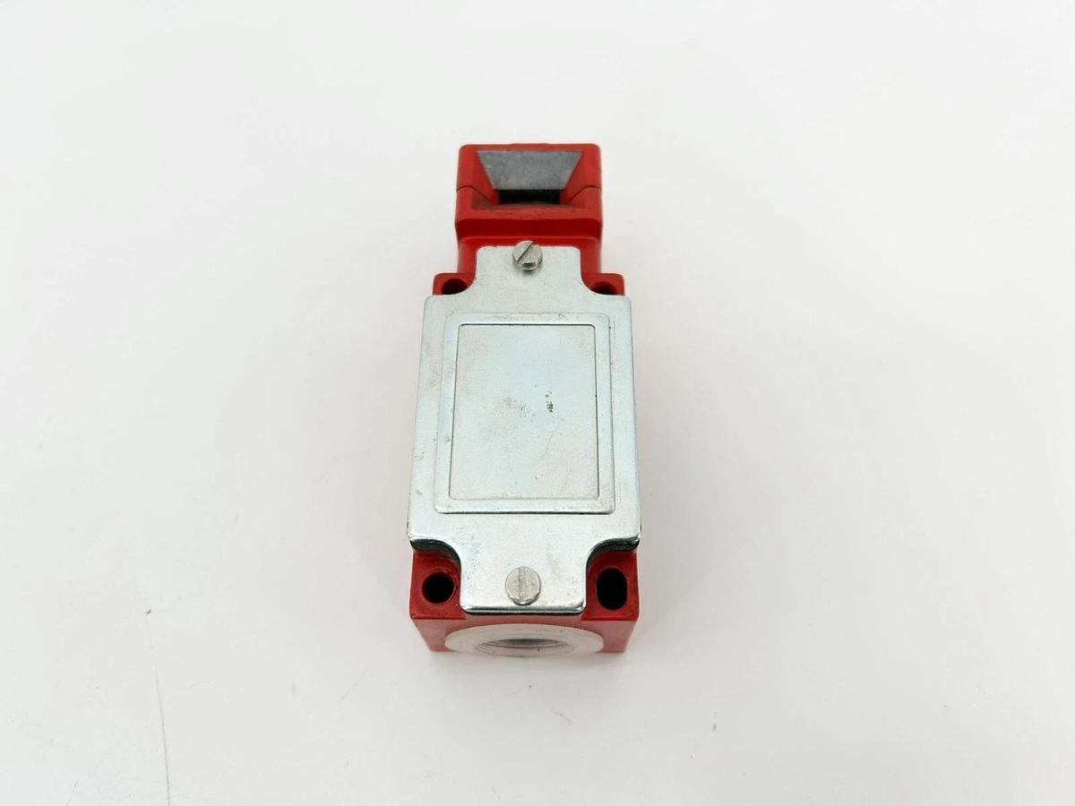 New Schmersal SHG01.103/90 Snap Action Safety Switch