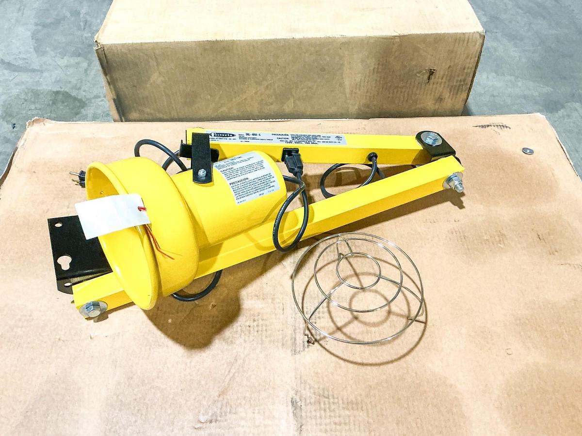 New Fostoria DKL-40VA-A Dock Light 120V 60Hz 10A