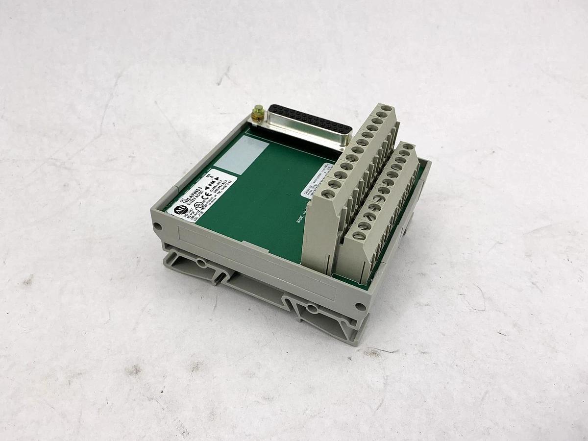 New Allen Bradley 1492-AIFM6S-3 Ser A 6CH Iso Feed-Through Interface Mod -No Box