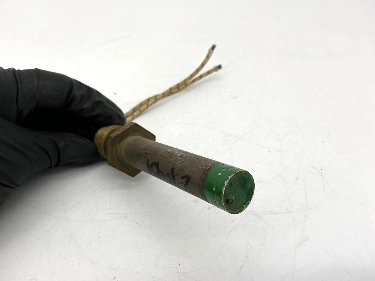 Used Fenwal 12-G27121-000-07 Detect-a-Fire Temperature Sensor 450F 2-Wire 5A 125VAC