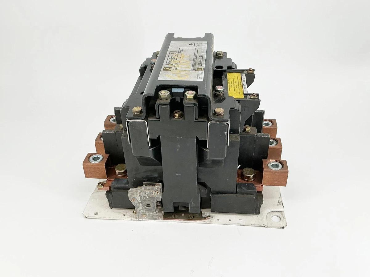 New Square D 8502SGO2V02S1 Contactor 120V Coil NEMA Size 5 3-Pole - No Box
