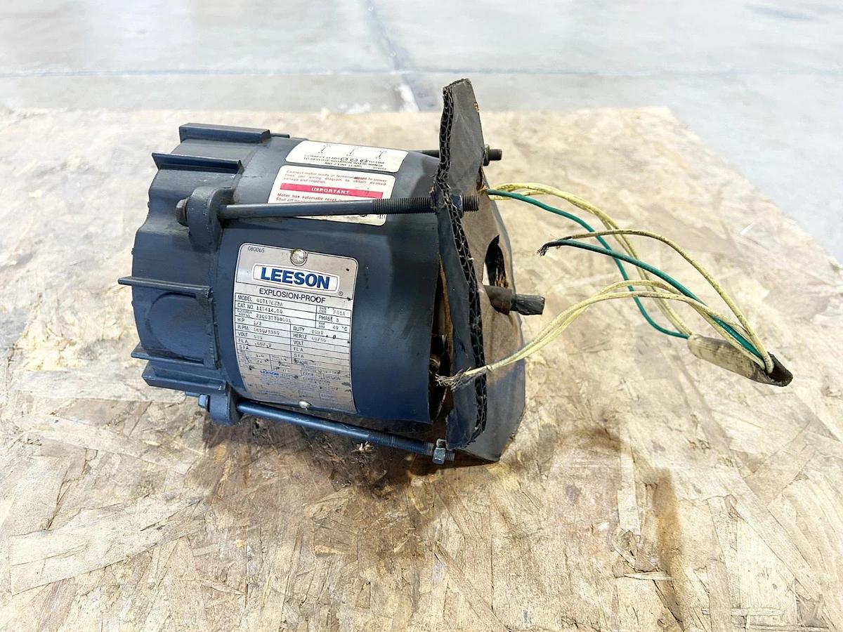 New Leeson 115414.00 Motor 1/2HP 575V 3PH U6T17EZ3A B56Y Frame - No Box