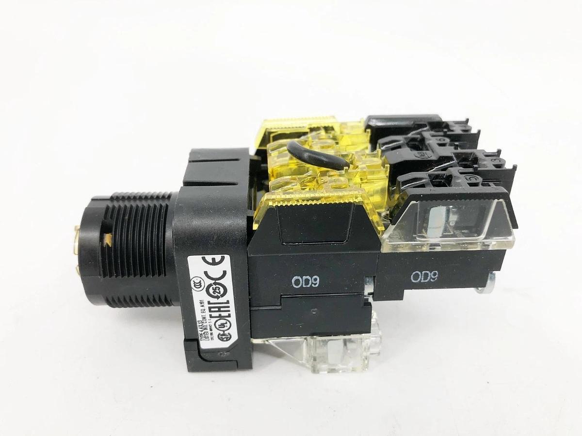 New Allen Bradley 800HC-24HRG2KB63B Selector Switch 30mm 2-Pos - missing knob