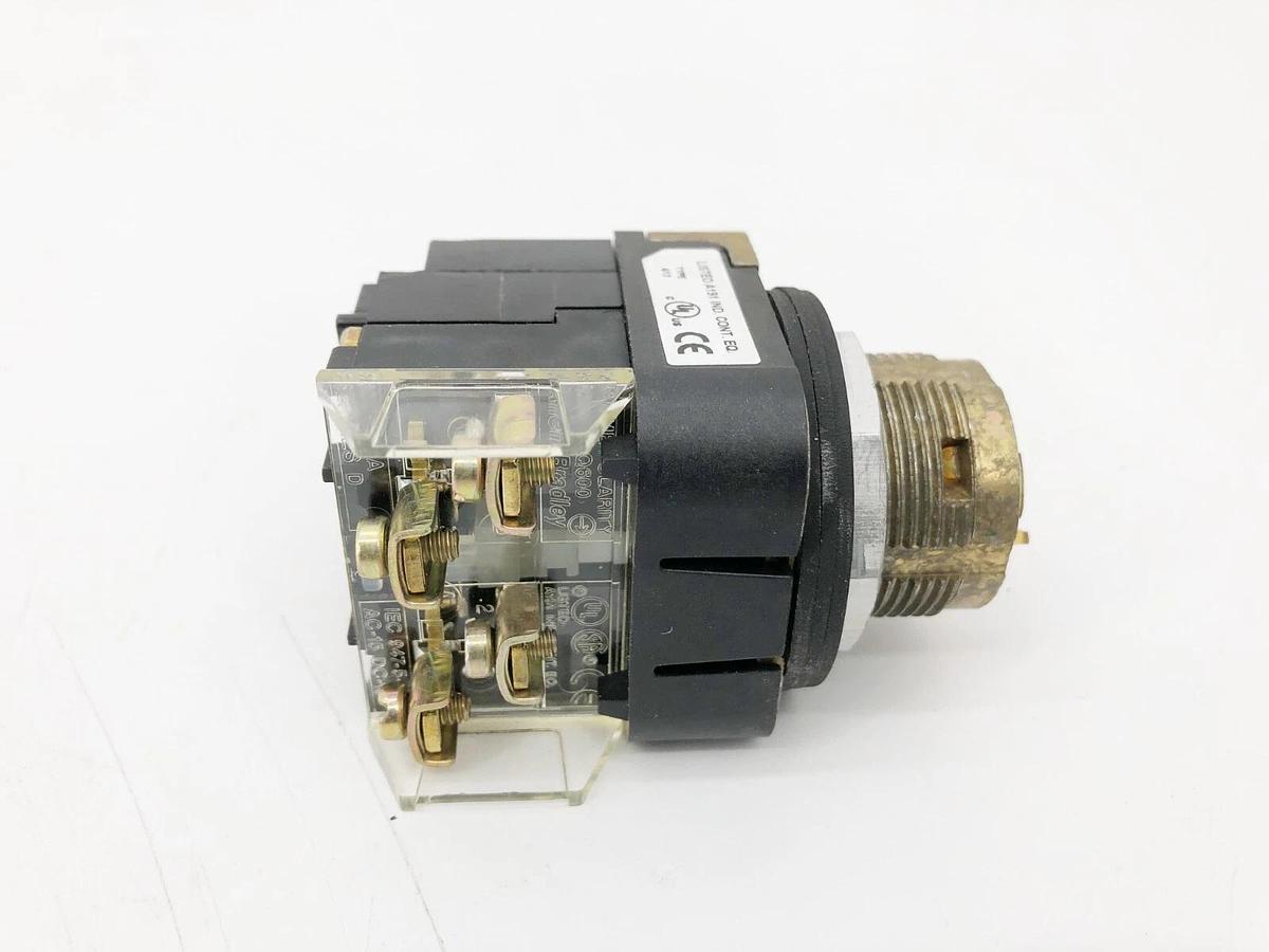 New Allen-Bradley 800T-16HX2KB6AX Ser. U Illuminated Selector Switch 2-Pos 120V