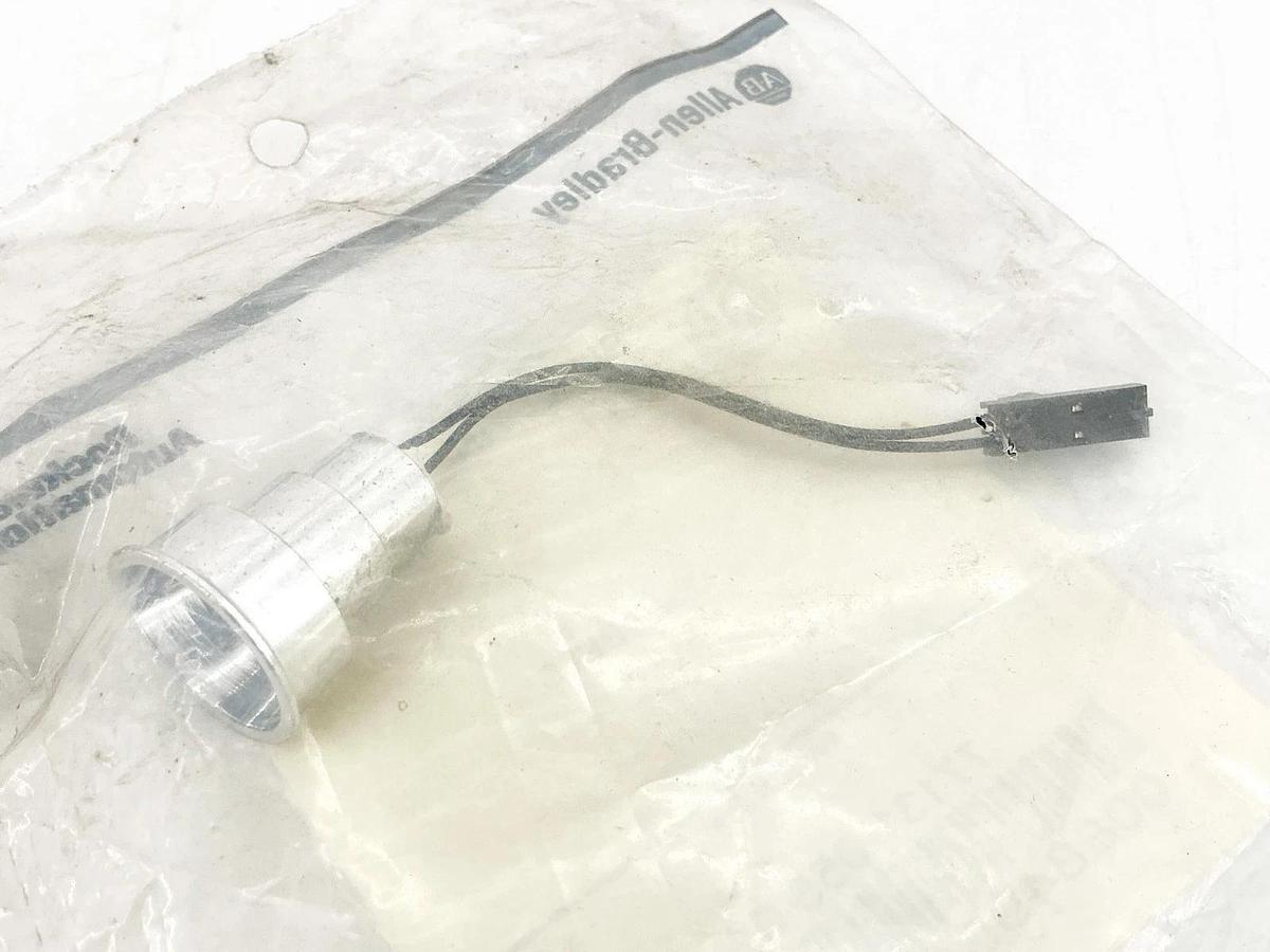 New Allen Bradley 77131-055-02 Light Bulb