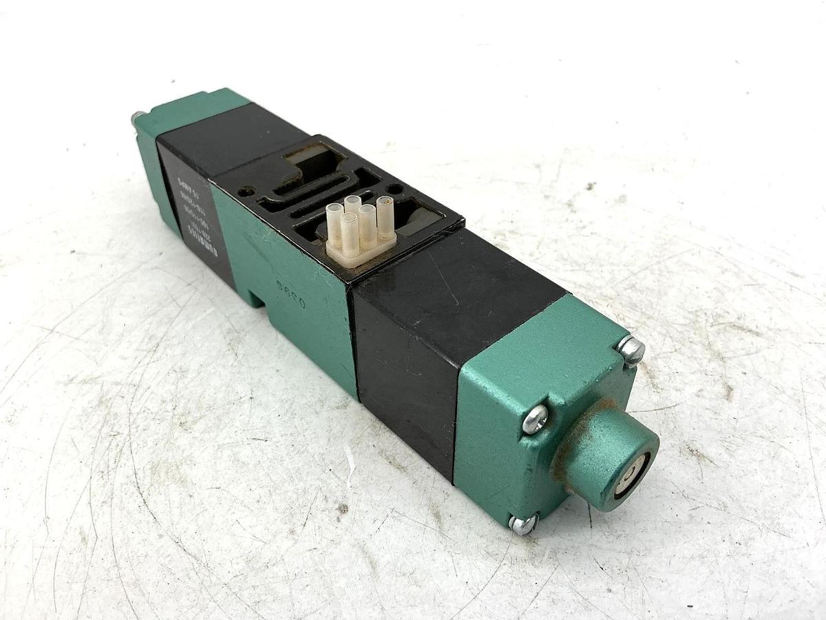 Used Numatics 082SS43AK Solenoid Valve 150PSIG-Air 0.15A 110/120V 50/60HZ