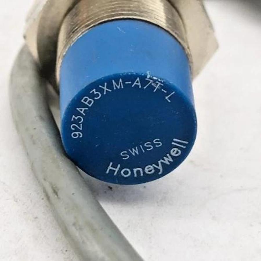 New Honeywell 923AB3XM-A7T-L Proximity Switch - No Box