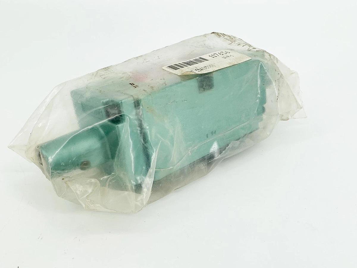 New Numatics 554JJ500O Solenoid Valve 554JJ500O000000