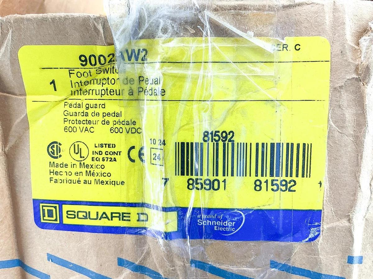 New Square D 9002AW2 Foot Switch 600VAC/DC 81592