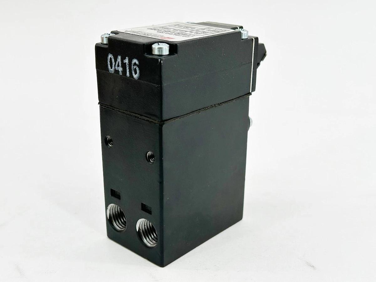 New Fairchild TT8001-011000 Pressure Transducer 3-15 PSI NSMP 20mA 1/2" NPT