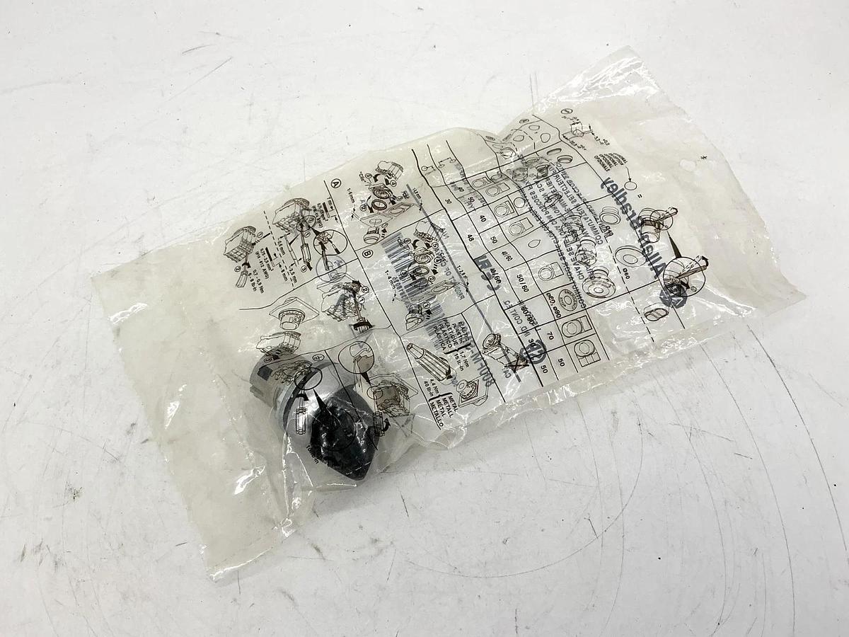 New Allen Bradley 800FM-SM32 Series A Maintained Selector Switch Black 3Pos