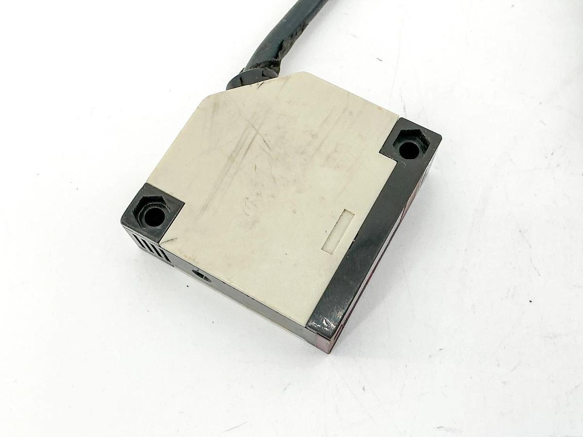 Used Omous E3JK-DS30M1 Photoelectric Sensor 24-240VAC 12-240VDC