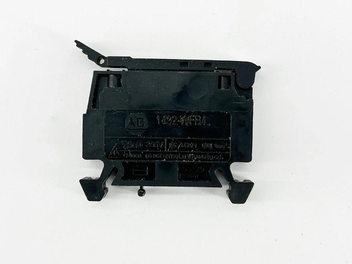 New Allen Bradley 1492-WFB4 Terminal Block 1 Pole 15A 300V