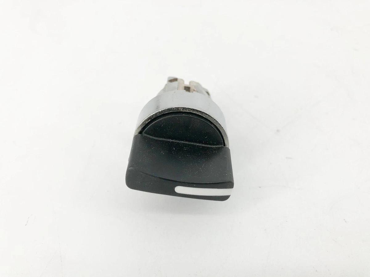 New Schneider Electric ZB4BD8 Selector Switch Head 22mm 3-Pos 088900