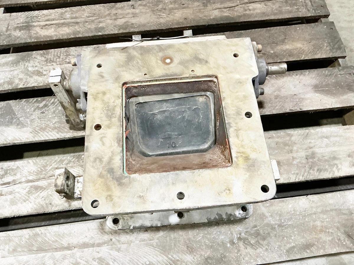 Used Plattco S8-875 Airlock Flap Valve