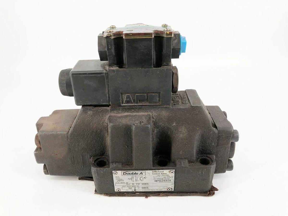 New Double A QJ-8-T0-10B1 Directional Valve w/ QJ-3-C-10D1 02-134484 - No Box
