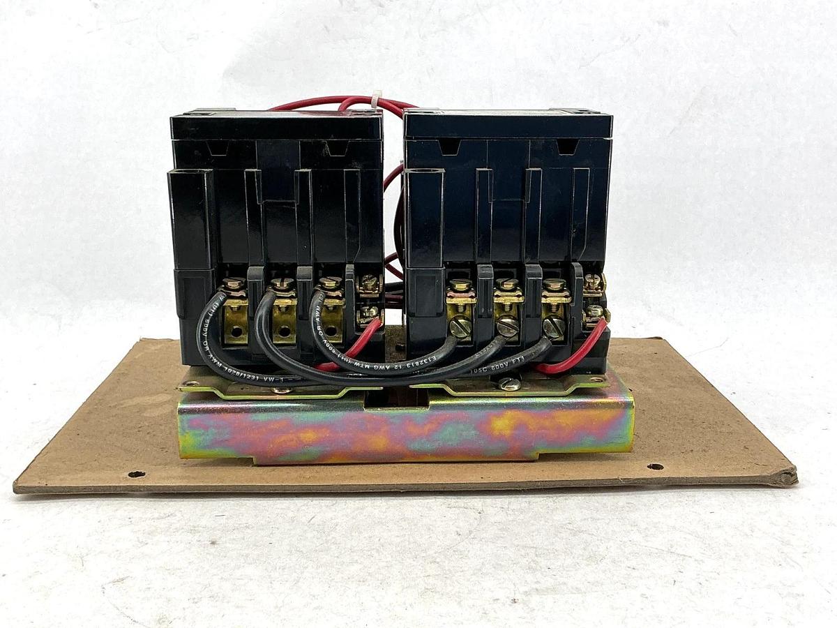 New Square D 8736SCO8V02S Ser A AC Reversing Magnetic Starter 110/120V 50/60HZ
