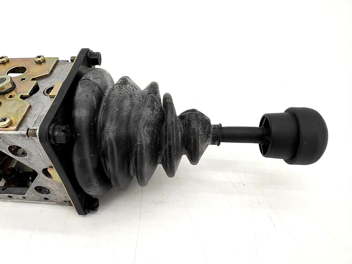 Used Gessmann VV64.1-03ZP Single Axis Controller Joystick Spring Returns to Center