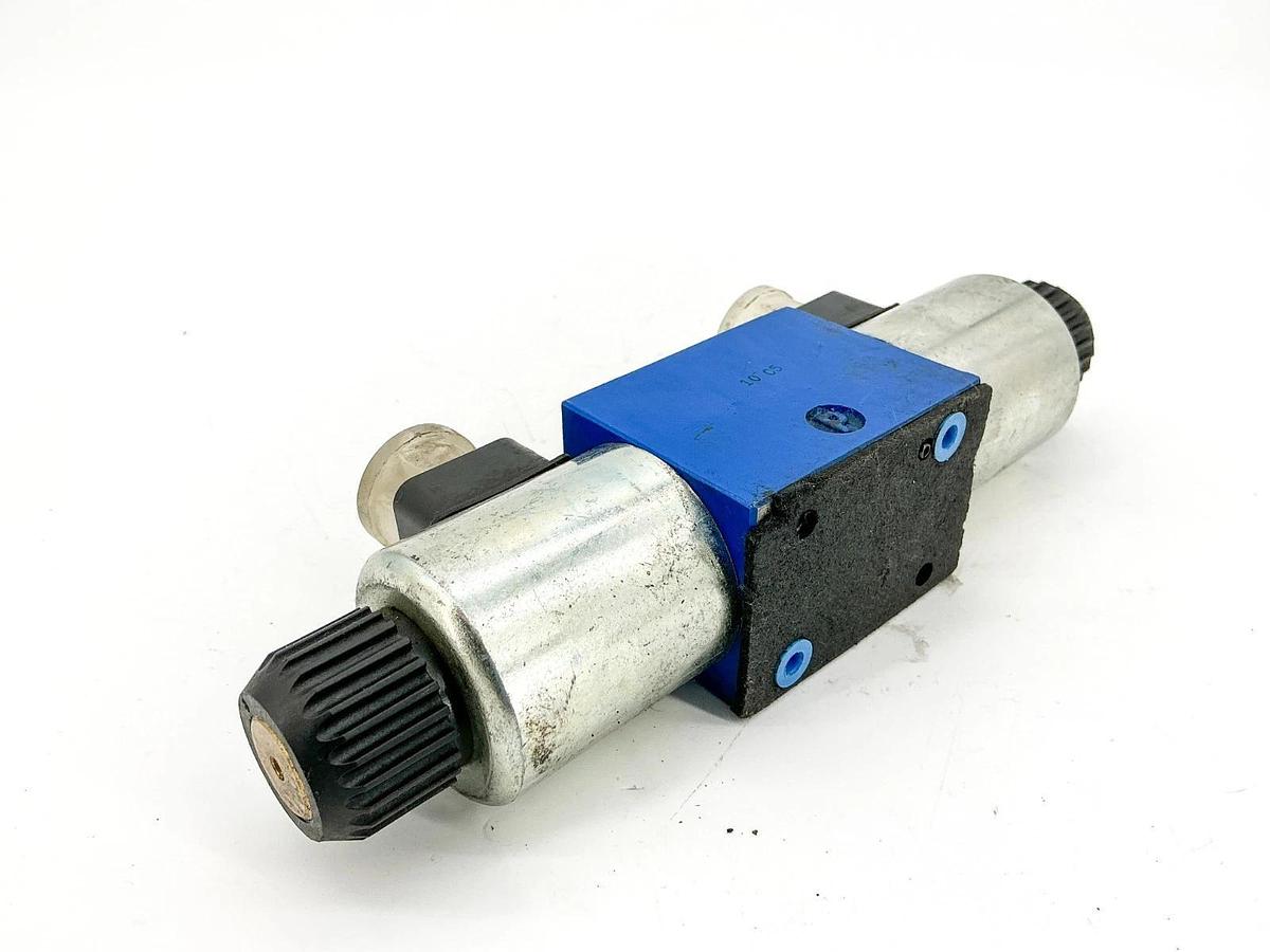 New Bosch 9810231431 Hydraulic Valve 4600PSI 24V 081WV06P1V1001WS024/00 D51
