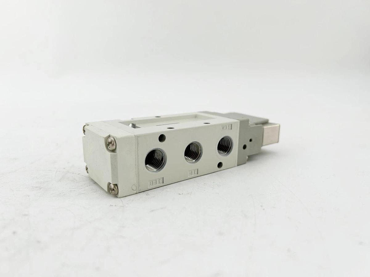 New SMC VF5120-5D1-02T Solenoid Valve 24V 1.5W