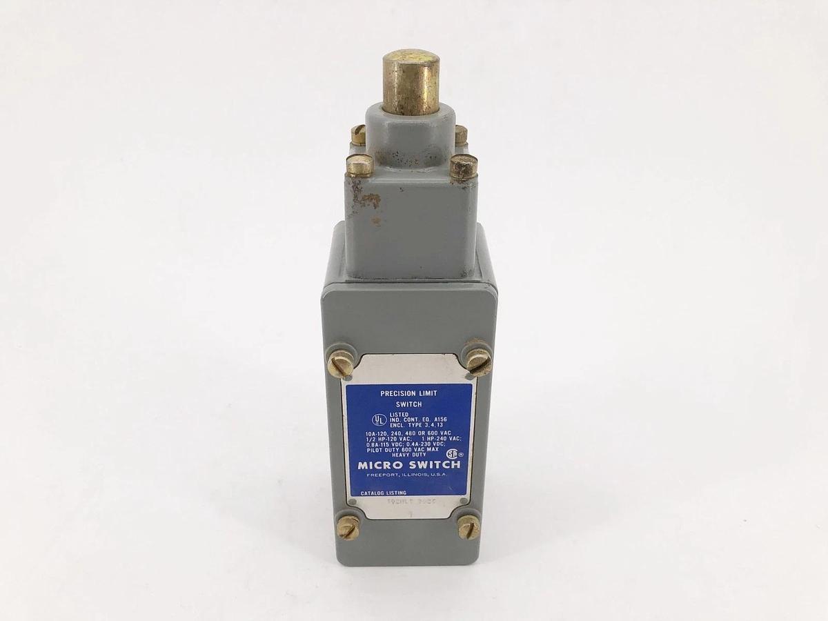 Used Honeywell 102ML1 Limit Switch Top Plunger 600VAC 10A 9025