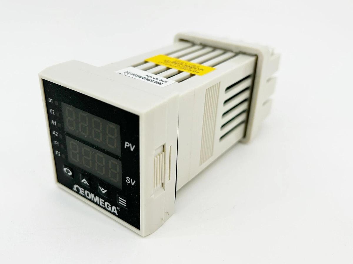 New Omega CN8502TC-R1-R2 Temperature Process Controller Relay CN8500