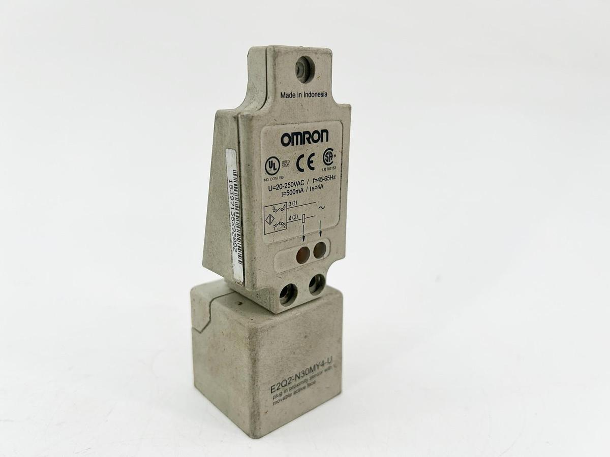 Used Omron E2Q2-N30MY4-U Proximity Sensor 250V 500mA 65Hz - Missing Back Plate