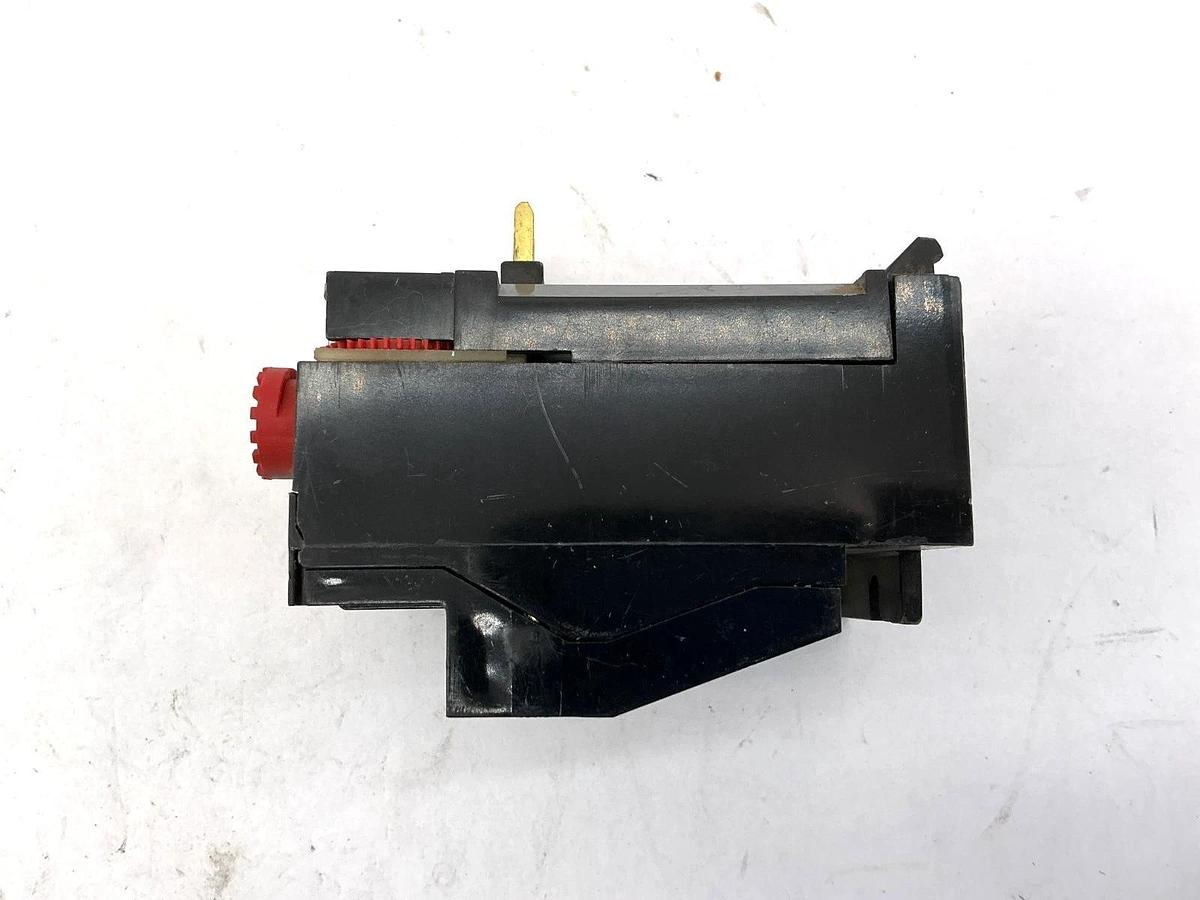 Used Allen Bradley 193-BSB12 Ser A Relay Current Range 0.8A-1.2A 380V