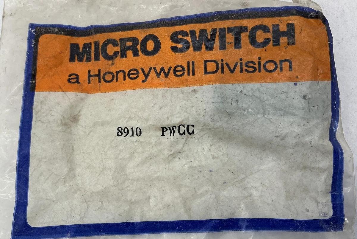 New Honeywell PWCC Micro Switch Contact Block 1.2-7.5A 120V 8910