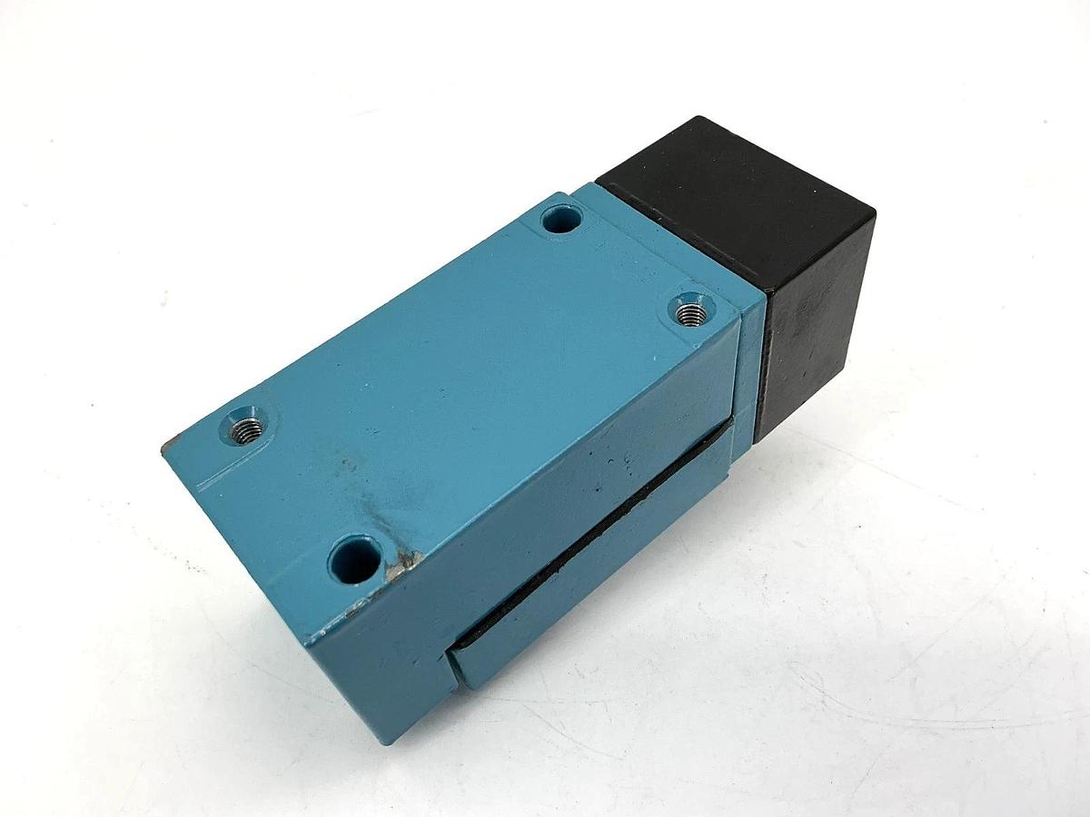 New Micro Switch LSA1A Heavy Duty Limit Switch Same Polarity 10A 600VAC - No Box