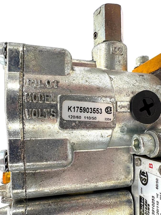 New Parker L6553910253 Pneumatic Solenoid Valve 110/120V Coil - No Box or Gasket