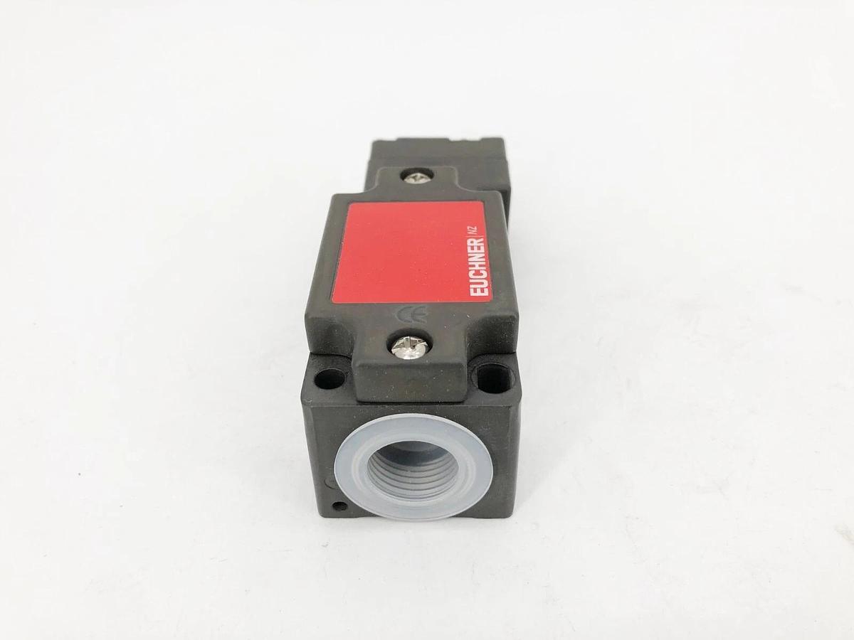 New Euchner NZ1VZ-2121E-M Safety Interlock Switch 089486